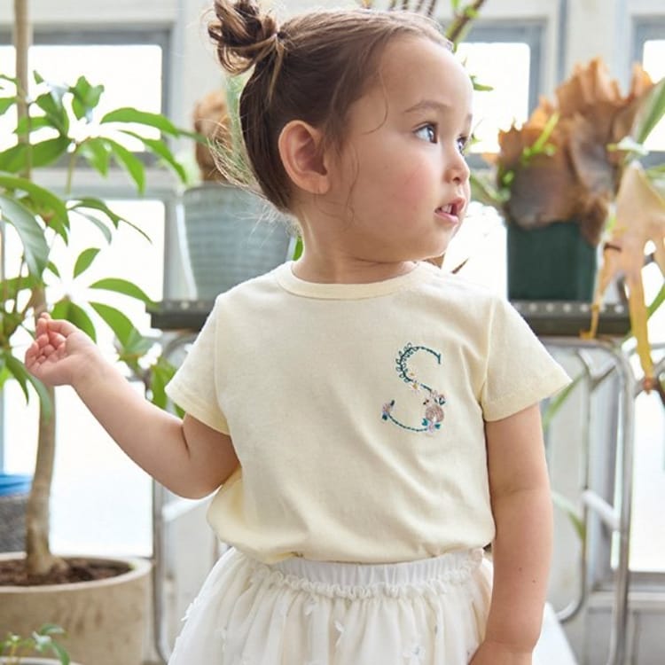 プティマイン(petit main)の【プティプラ】アルファベットTシャツ Ｔシャツ
