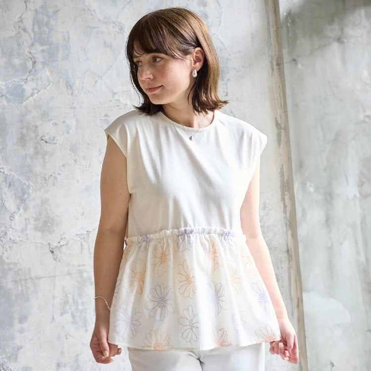 プティマイン リアン(petit main LIEN)の【リンク】お花刺しゅうドッキングT Ｔシャツ