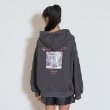 ラブトキシック・エル ティー エックス シー(Lovetoxic LTXC)のフォトルーズプルパーカ チャコールグレー(013)