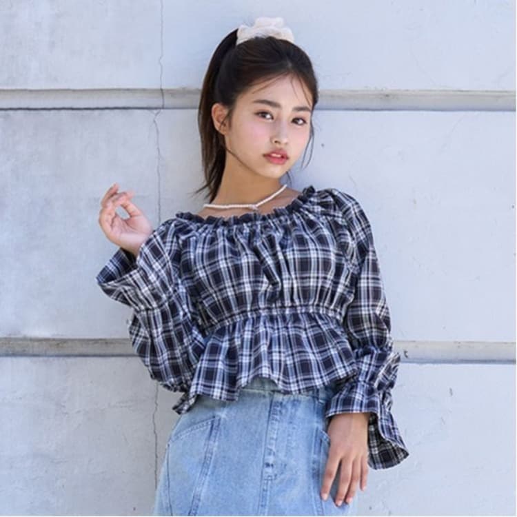 ラブトキシック・エル ティー エックス シー(Lovetoxic LTXC)のチェックオフショルブラウス シャツ・ブラウス