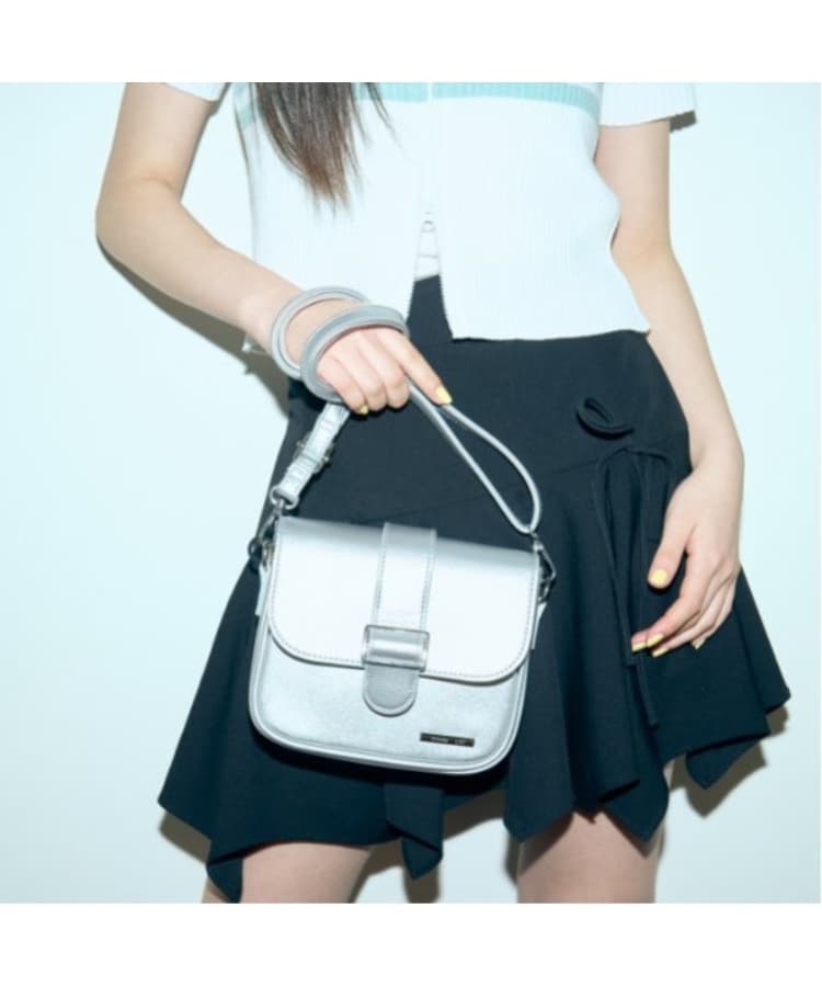 ラブトキシック・エル ティー エックス シー(Lovetoxic LTXC)のフラップショルダー シルバー(006)