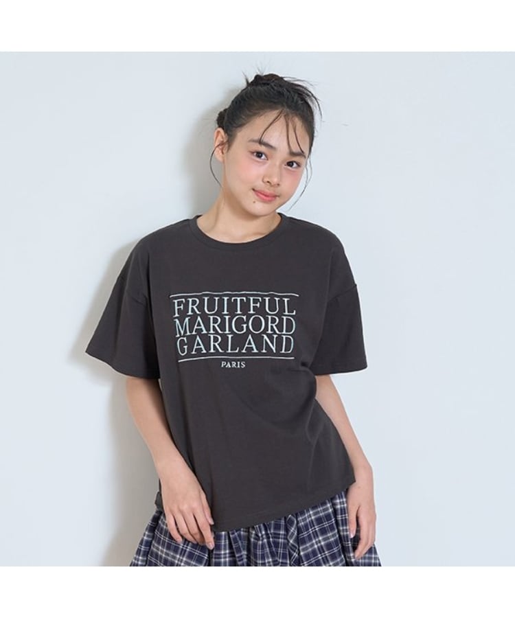 ラブトキシック・エル ティー エックス シー(Lovetoxic LTXC)の3段ロゴ刺しゅうTシャツ チャコールグレー(013)