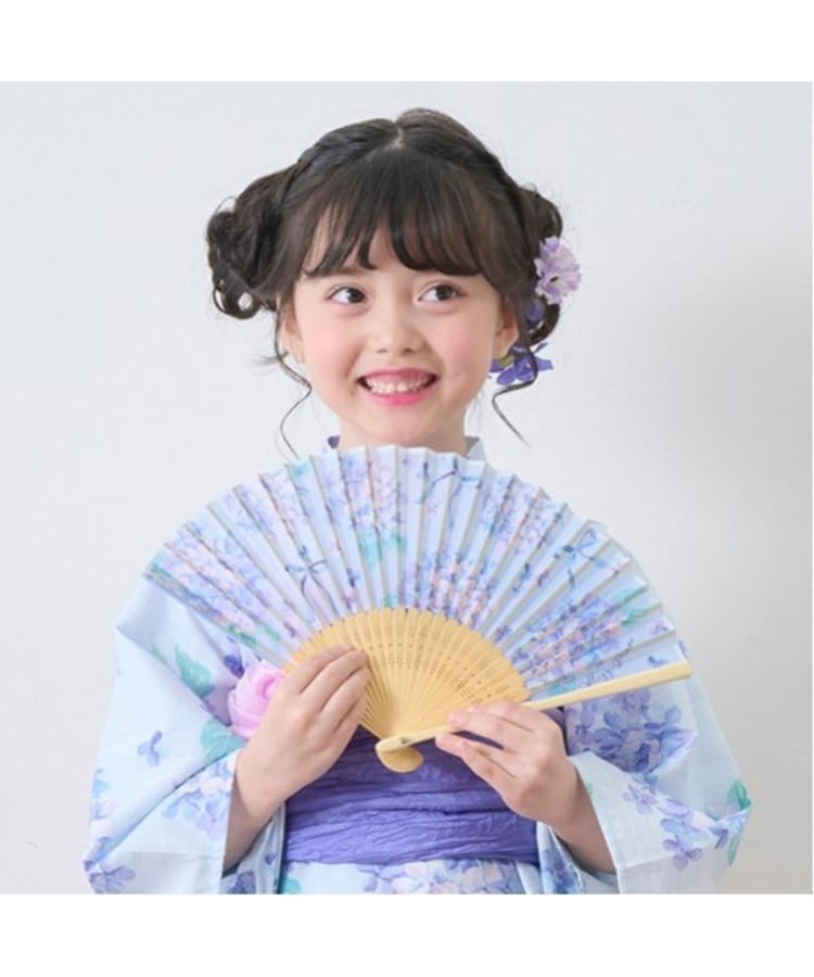 メゾピアノ(mezzo piano)の紫陽花・いちごハンカチ柄　扇子　袋つき ブルー(192)