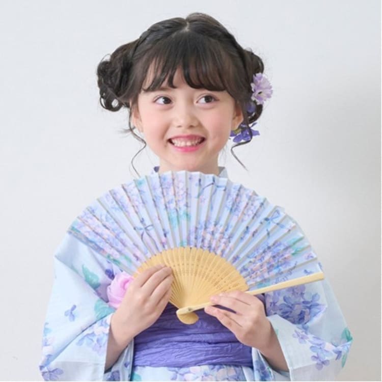 メゾピアノ(mezzo piano)の紫陽花・いちごハンカチ柄　扇子　袋つき その他