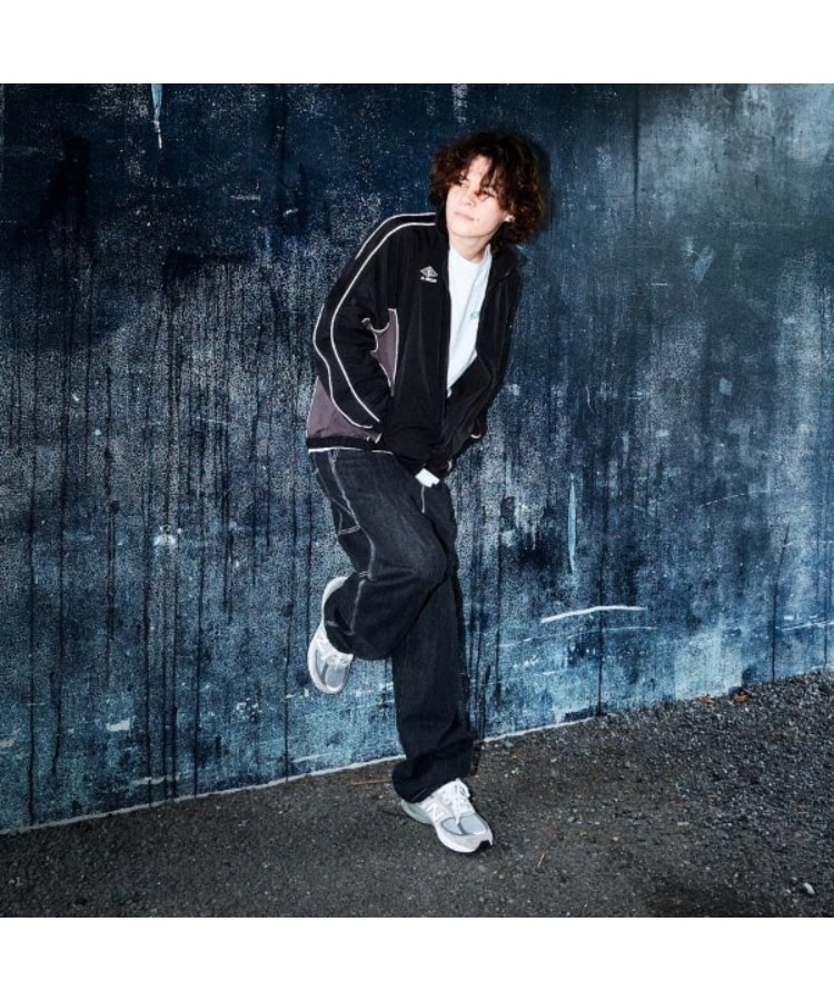 グラソス(GLAZOS)のパイピングジップアップジャケット1