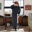 グラソス(GLAZOS)の裏毛・ピグメント加工刺繍ロゴパーカー1