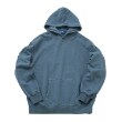 グラソス(GLAZOS)の裏毛・ピグメント加工刺繍ロゴパーカー16