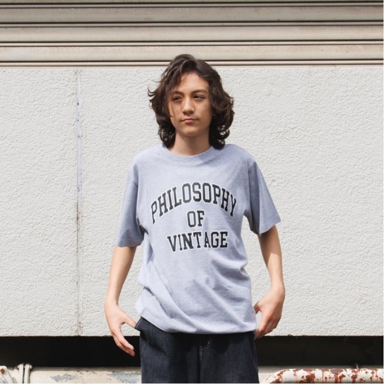 グラソス(GLAZOS)の【プチプラ】フロントカレッジロゴ半袖Tシャツ Ｔシャツ