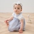 キリンのソフィー(Sophie la girafe)の小花柄ショートオール ブルー(091)