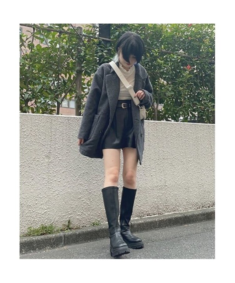 ミジェ(Mi-je)のフェイクレザーショートパンツ15