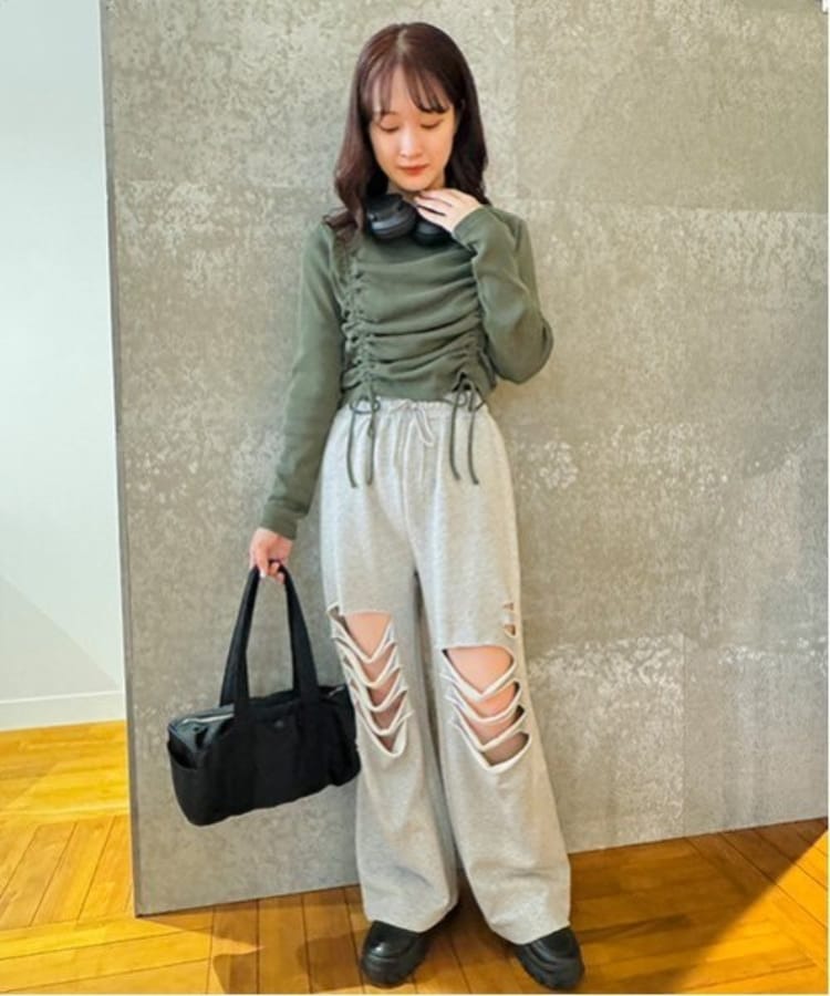 ミジェ(Mi-je)のダメージスウェットパンツ18