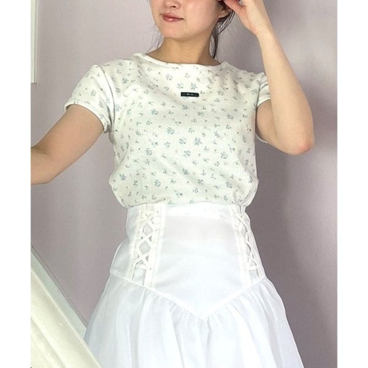 ミジェ(Mi-je)の小花柄ワッフル半袖Tシャツ【韓国ファッション】 Ｔシャツ