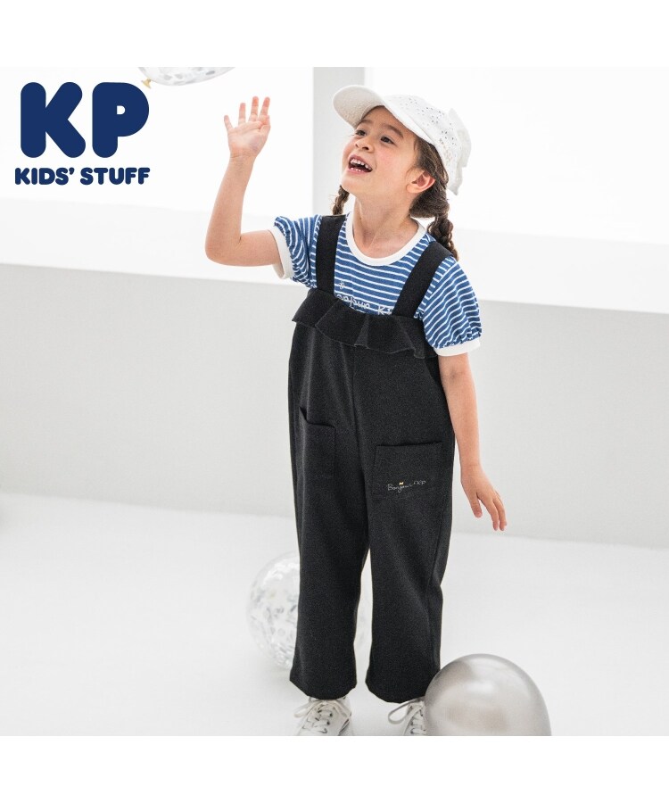 ケーピー(KP)のレーヨン混フリルつきサロペット ブラック(219)