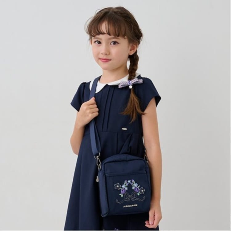 アナ スイ・ミニ(ANNA SUI mini)のお花リース刺しゅうペットボトル3WAYバッグ ショルダーバッグ