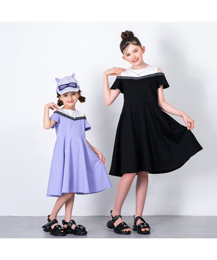 アナ スイ・ミニ(ANNA SUI mini)のネックレスつきロゴテープ肩あきワンピース16