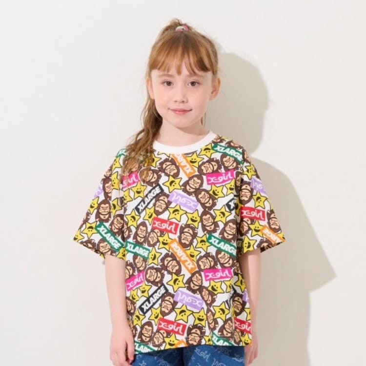 エックスガール ステージス(X-girl STAGES)のキラッキー&ファニーゴリラ総柄半袖Tシャツ Ｔシャツ