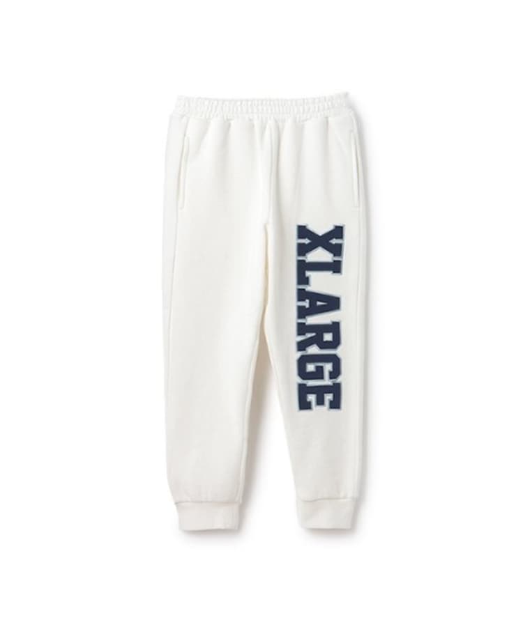 エクストララージ キッズ(XLARGE KIDS)のビッグロゴ刺しゅう裏毛パンツ ホワイト(001)