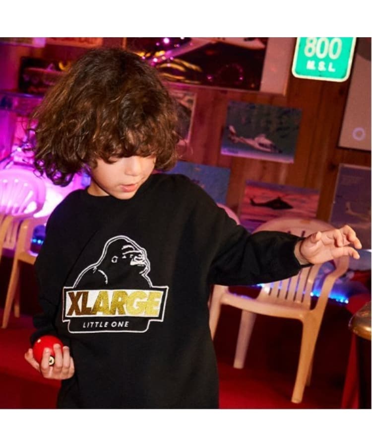 エクストララージ キッズ(XLARGE KIDS)のスランテッドOGゴリラ刺しゅうトレーナー ブラック(219)