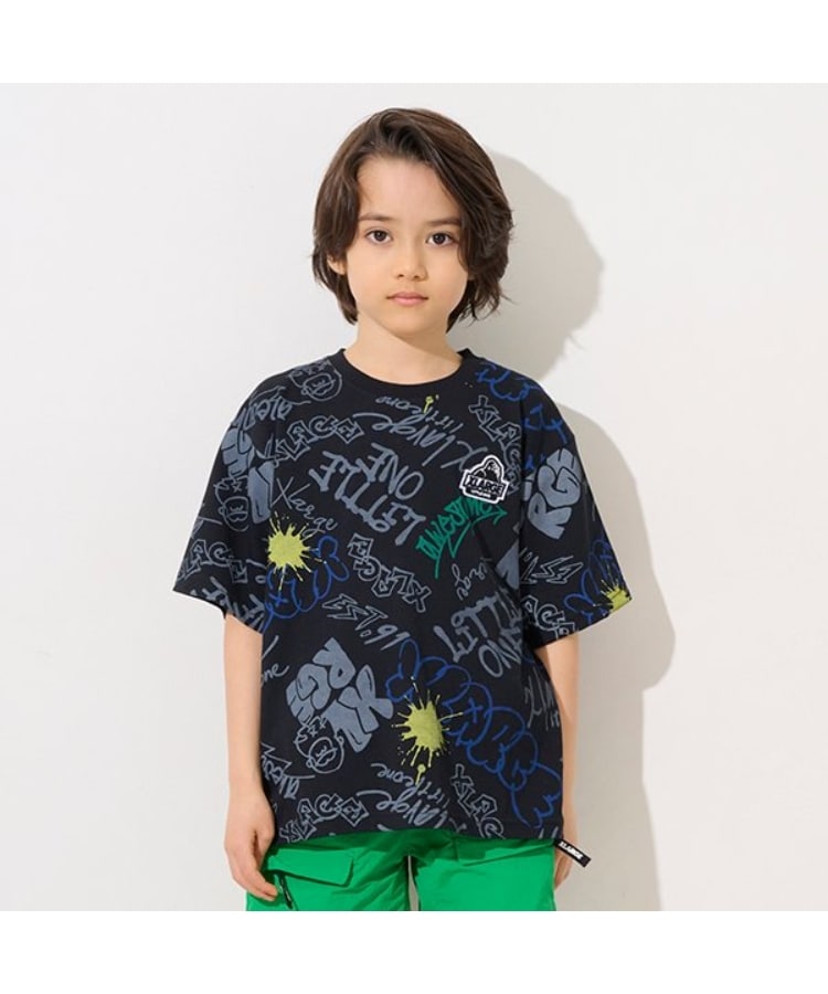 エクストララージ キッズ(XLARGE KIDS)のグラフィティ総柄半袖Tシャツ ブラック(219)