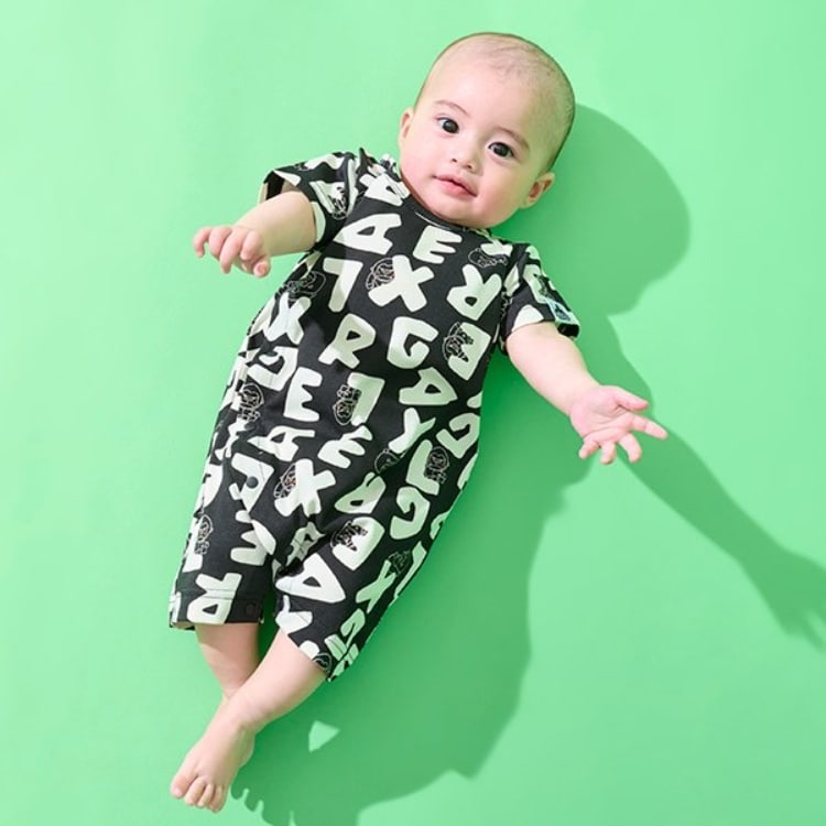 エクストララージ キッズ(XLARGE KIDS)の総柄ファニーゴリラショートオール ロンパース・カバーオール(ベビー)