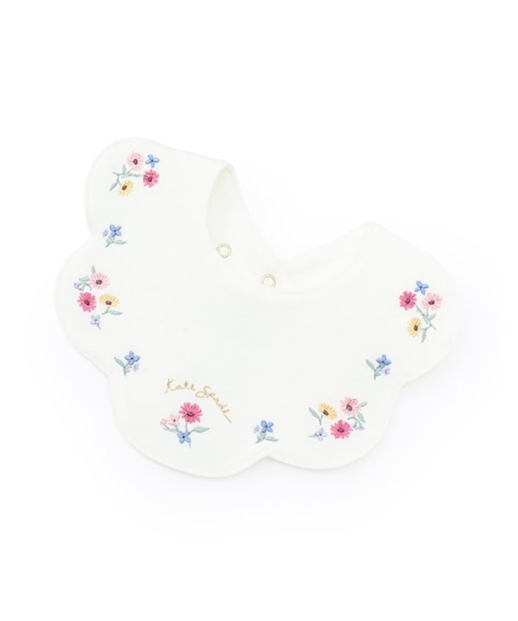 ケイト・スペード ニューヨーク キッズ(kate spade NEW YORK)のフラワーエンブロイダリースカラップスタイ オフホワイト(003)