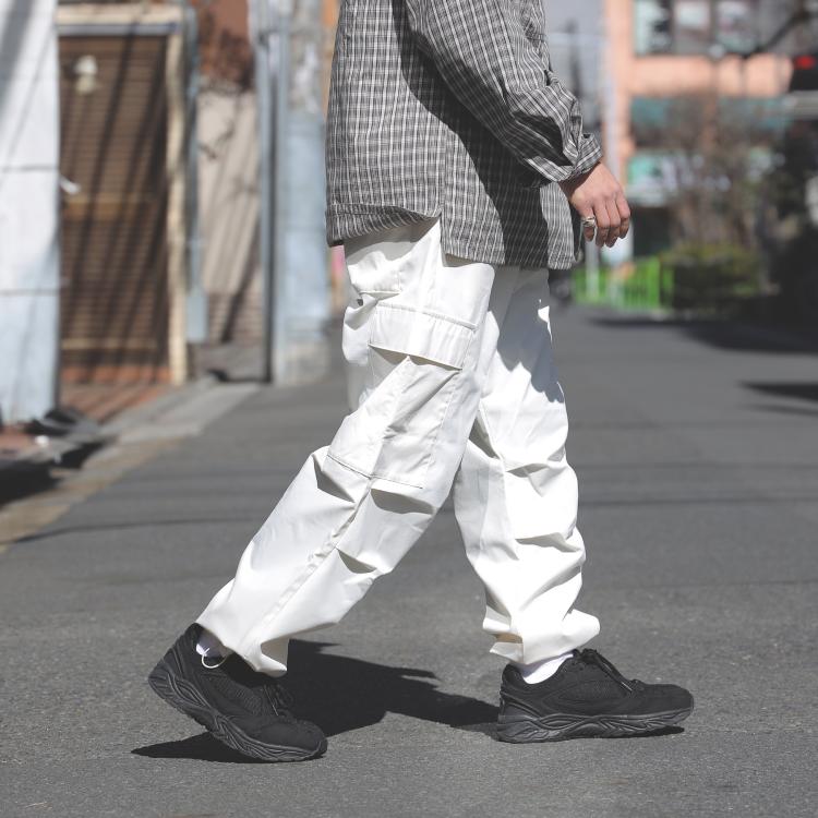 ライトオン(Right-on)のBACK NUMBER(バックナンバー)「接触冷感」カーゴイージーパンツ ロングパンツ