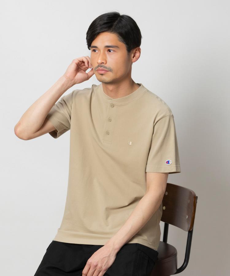 ライトオン(Right-on)のChampion(チャンピオン)ヘンリーネックカノコ半袖Tシャツ ダークベージュ(0077)