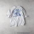 ライトオン(Right-on)のMLB(エムエルビー)【Right-on別注】ワッペンプリントTシャツ グレー(0095)