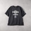 ライトオン(Right-on)のUMBRO(アンブロ)ロゴクルーネックTシャツ1