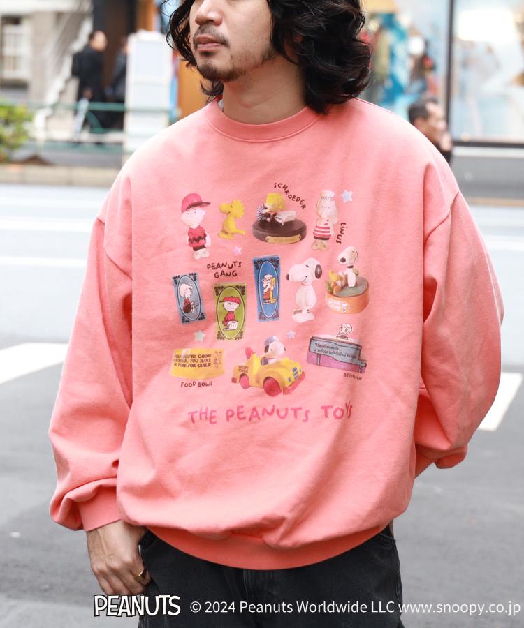 ライトオン(Right-on)のPEANUTS(ピーナッツ)「ＰＥＡＮＵＴＳ」トイプリントスウェット レッド(0047)