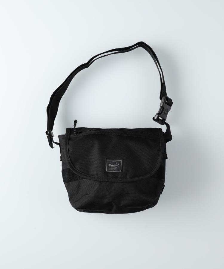 ライトオン(Right-on)のherschel(ハーシェル)ミニボディバッグ1