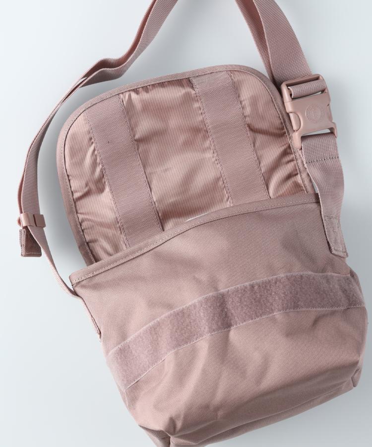 ライトオン(Right-on)のherschel(ハーシェル)ミニボディバッグ4
