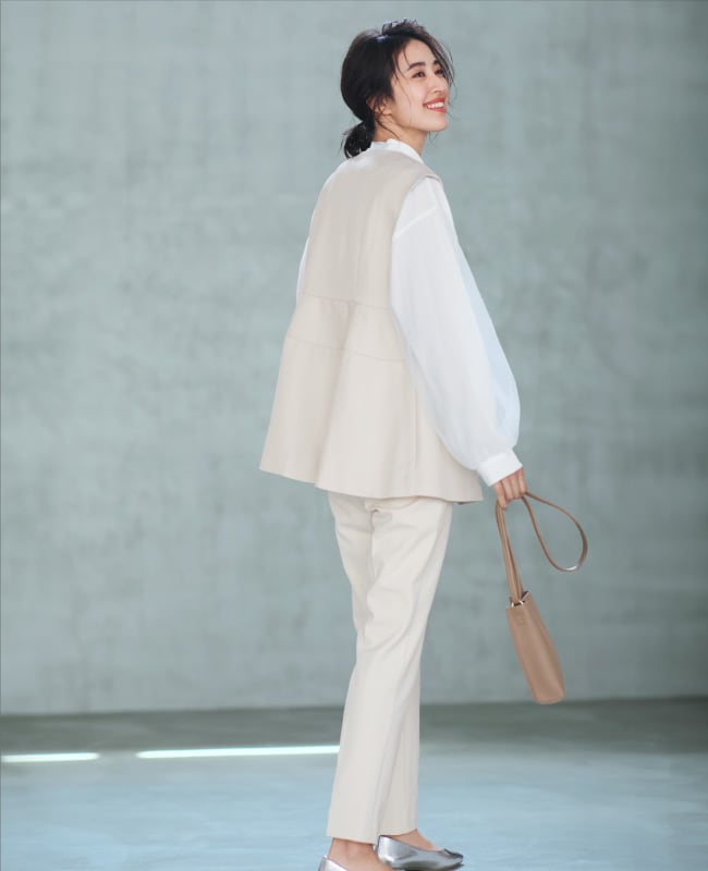 NEW OUTER NEW ME. キレイ見え狙いの「軽アウター」| OPAQUE